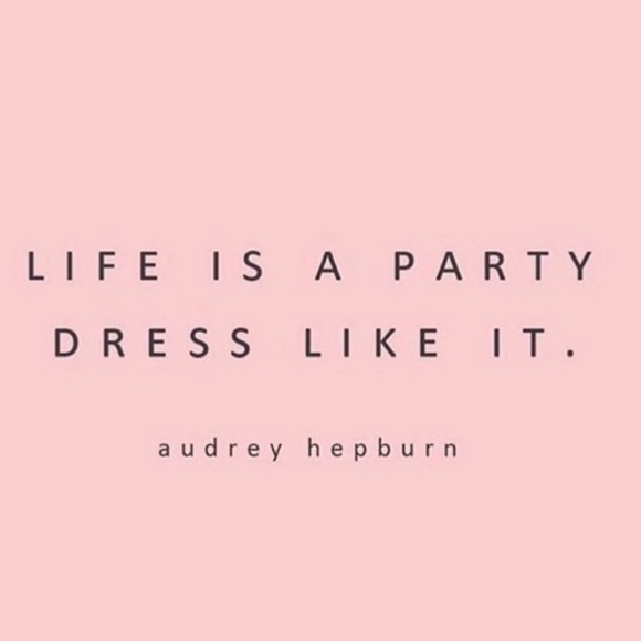 ❤️A Moderation Chicest St. Tropez Slides (38) Host pick - Picture 9 of 14